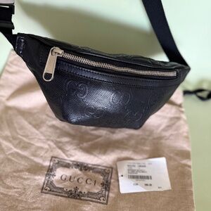Gucci GG Embossed Black Leather Belt Bag Crossbody-Authentic/Spain